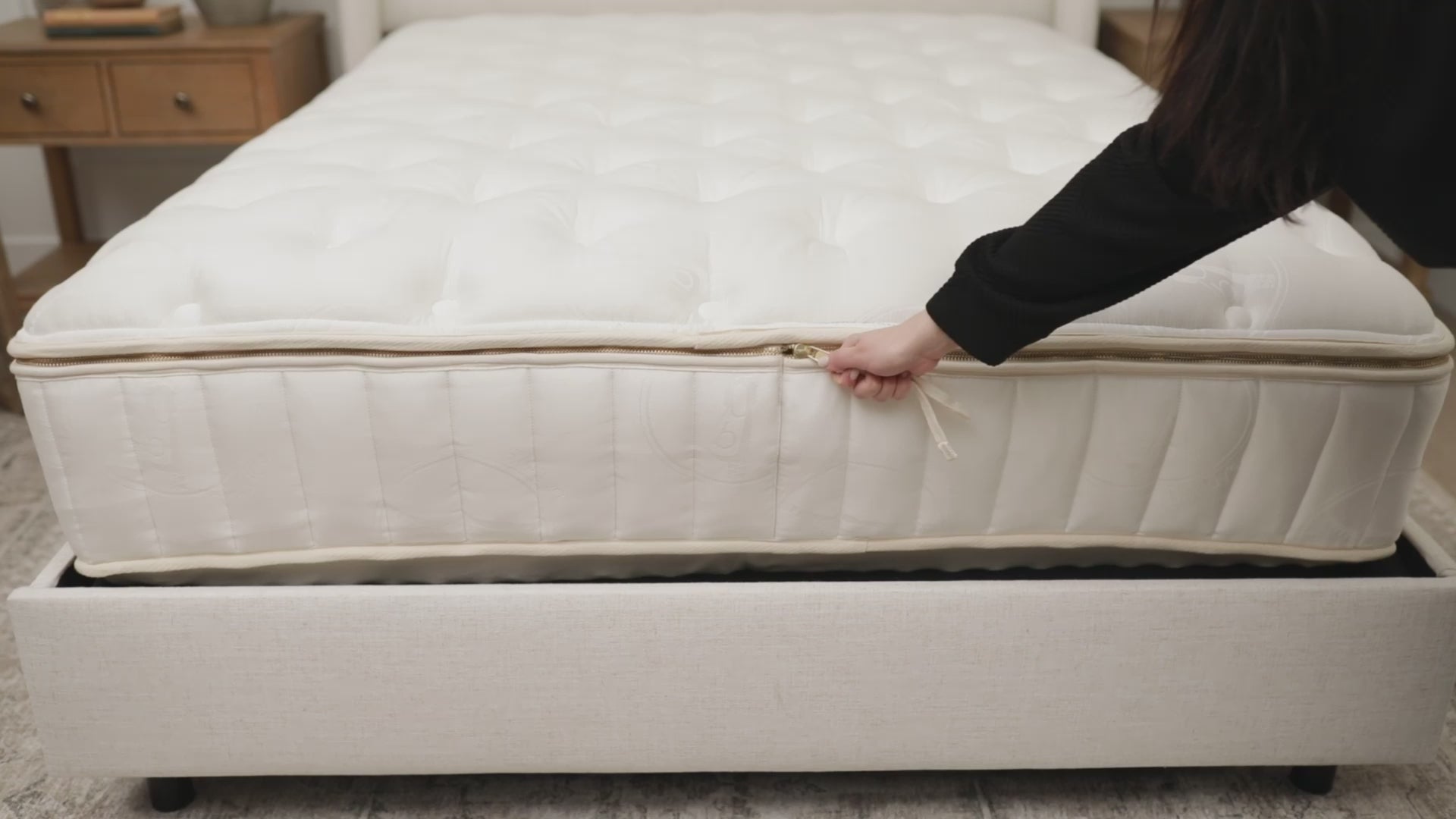 A video highlighting a ZipLuxe Dual Comfort Bed-dys Mattress and it's unique functionalities like it's completely customizable features.